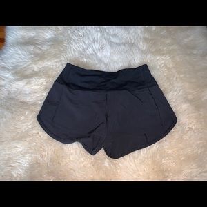 Lululemon size 4 speed up shorts 2.5